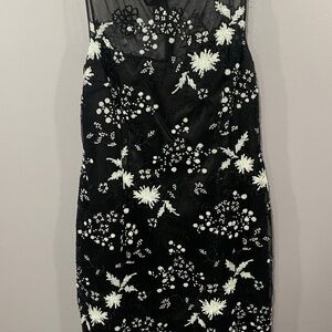 Tamari black and white formal dress “8P”